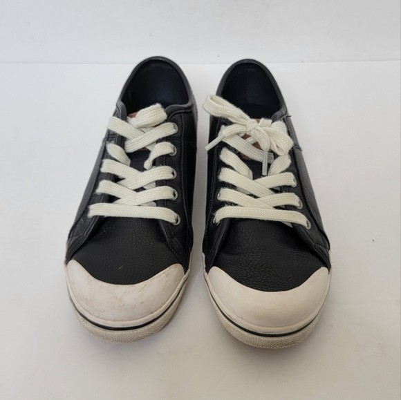 UGG Black Leather Lace Up Sneaker Size 4 Big Boys - Picture 6 of 13